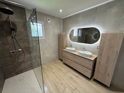Salle de bain à Montrond-Les-Bains